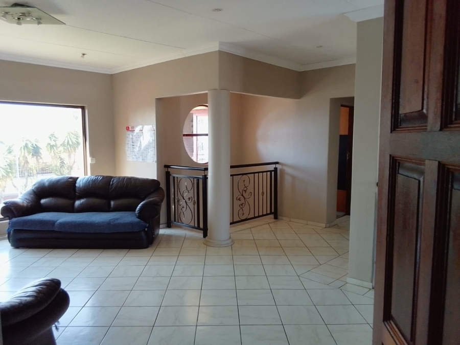 To Let 4 Bedroom Property for Rent in Safari Gardens North West